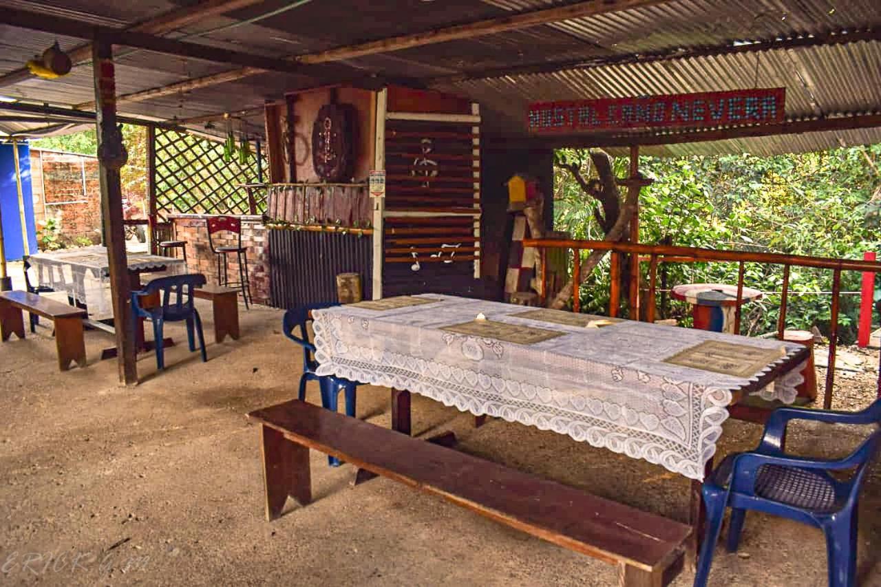 Hostal Cano Nevera La Macarena Exterior foto